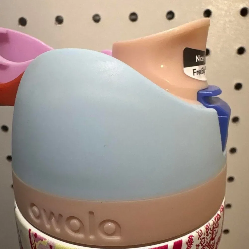 Owala FreeSip 24oz water bottle the limited-edition Urban Outfitters “Hankies”
